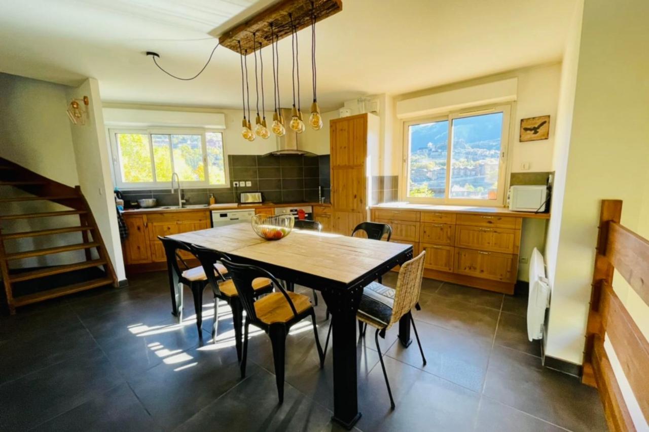 Large Chalet With Terrace And View In Briancon Apartment ภายนอก รูปภาพ