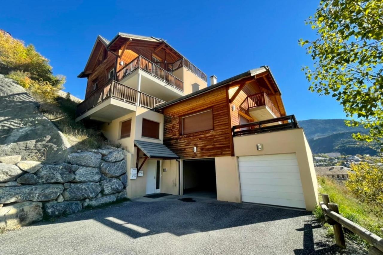 Large Chalet With Terrace And View In Briancon Apartment ภายนอก รูปภาพ